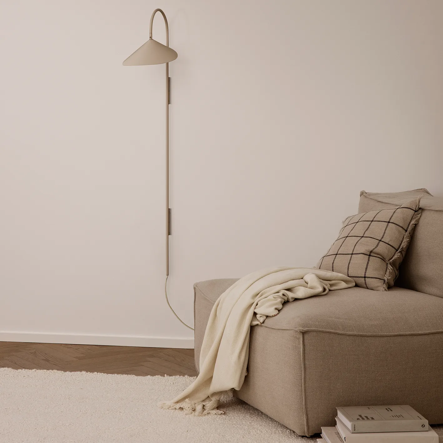 Arum væglampe 127 cm, Cashmere Ferm Living