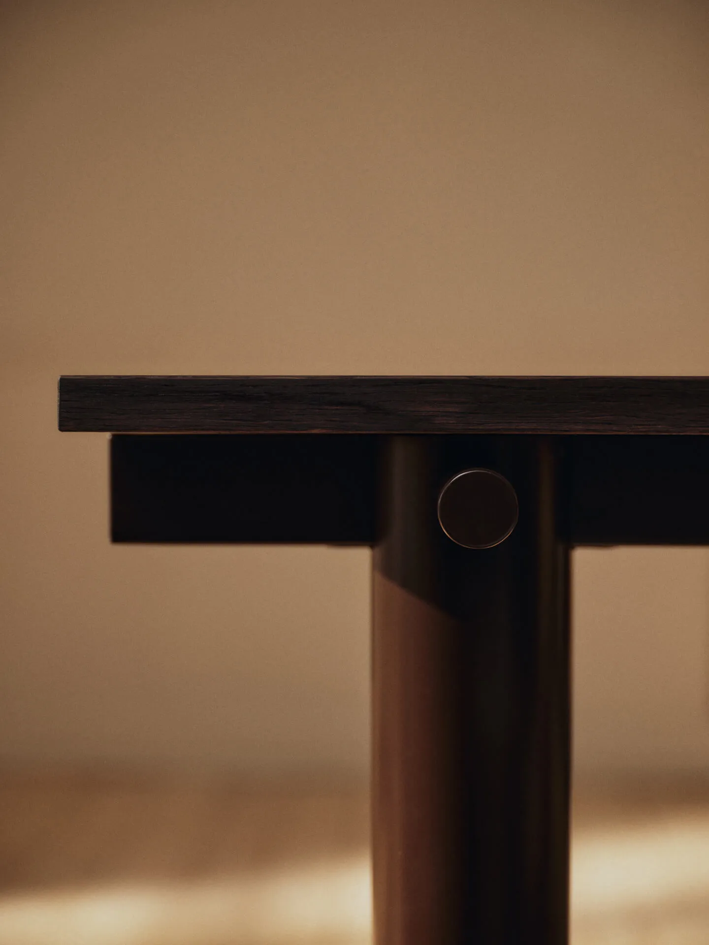 Atura spisebord, Dark chocolate-mørkbejdset eg, 90x160 cm Ferm Living