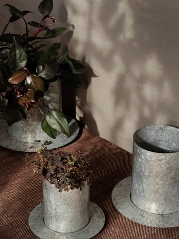Auran urtepotte medium 26,6 cm - Galvanized iron - Ferm Living