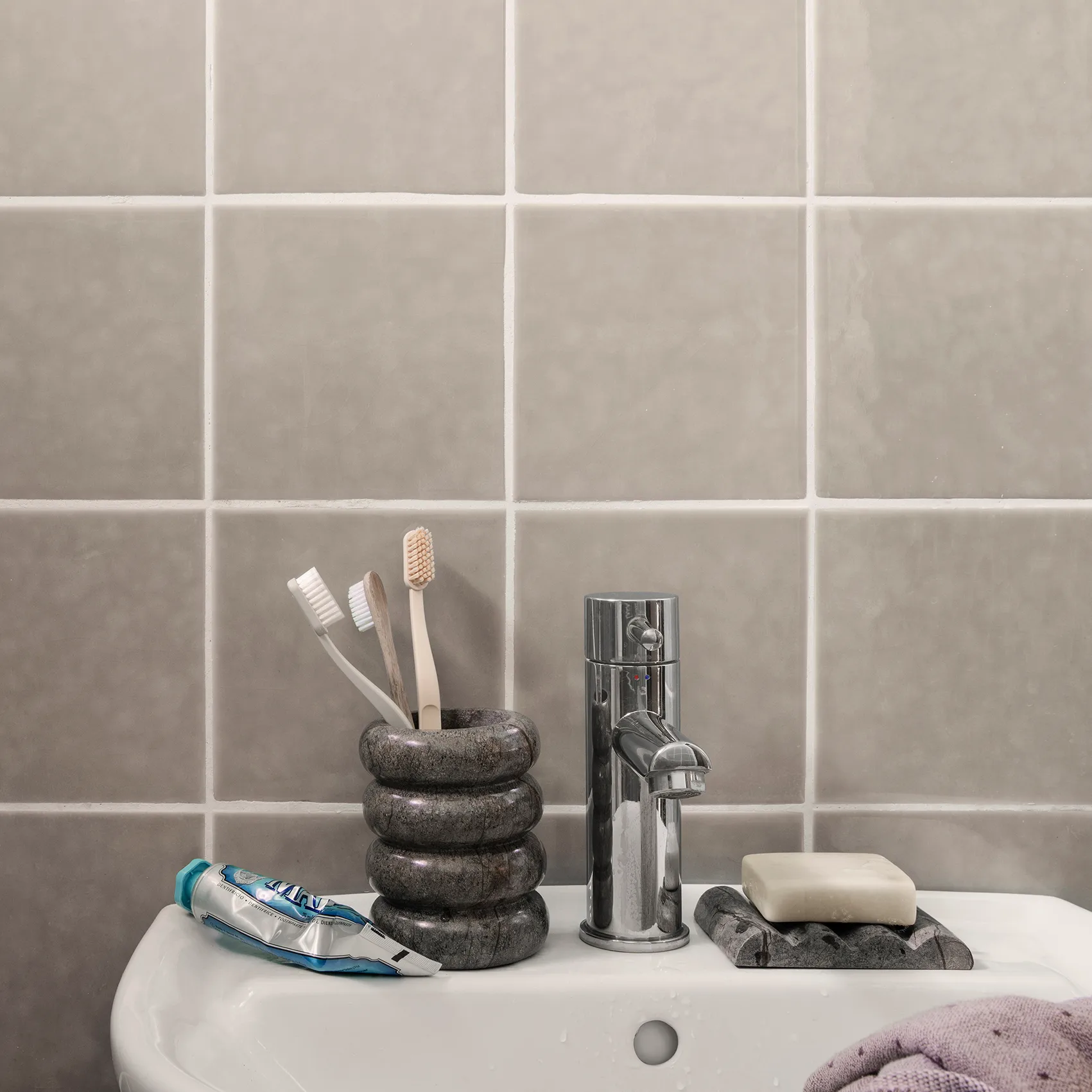 Bendum tandbørstekrus, Brun marmor Ferm Living