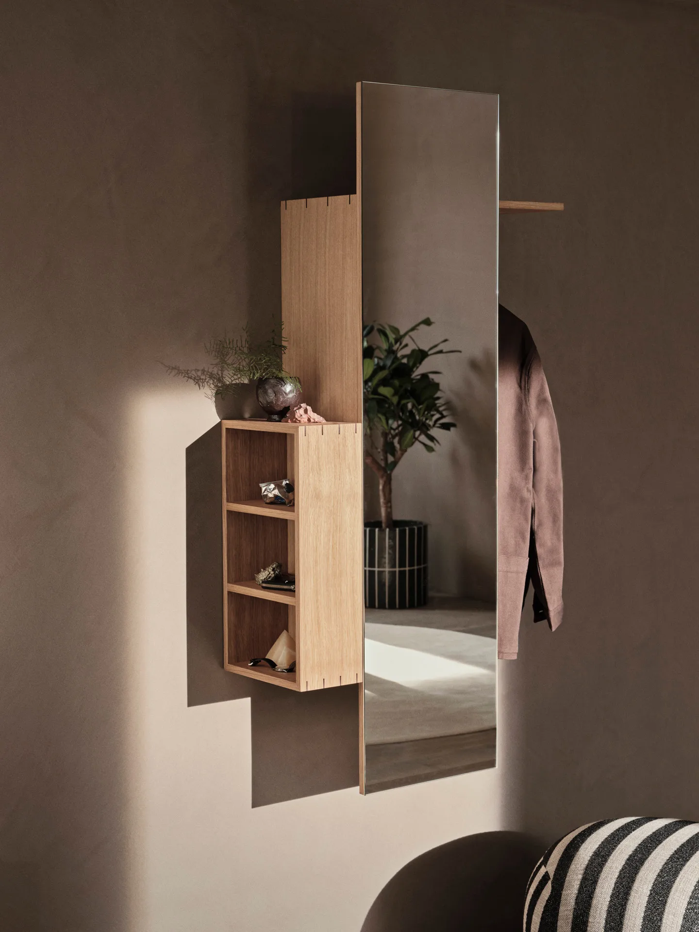 Bon hallway cabinet knagerække med spejl, Oiled Oak Ferm Living