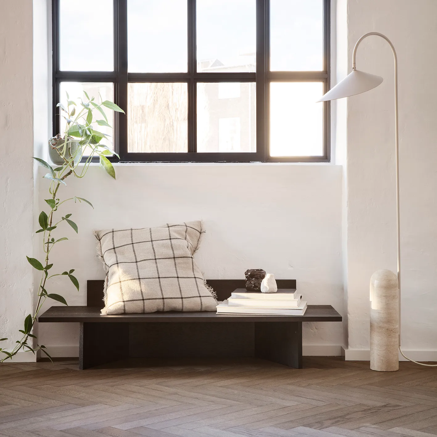 Calm pude Camel/Black, 48x48 cm Ferm Living