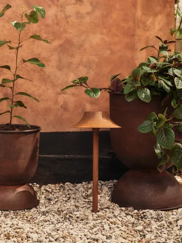 Cortivo outdoor solcellelampe - Rust, Ø18x46 cm - Ferm Living