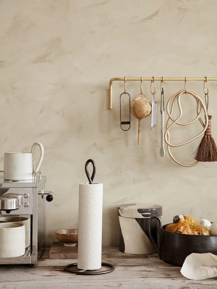 Curvature køkkenrulleholder , Sort messing Ferm Living