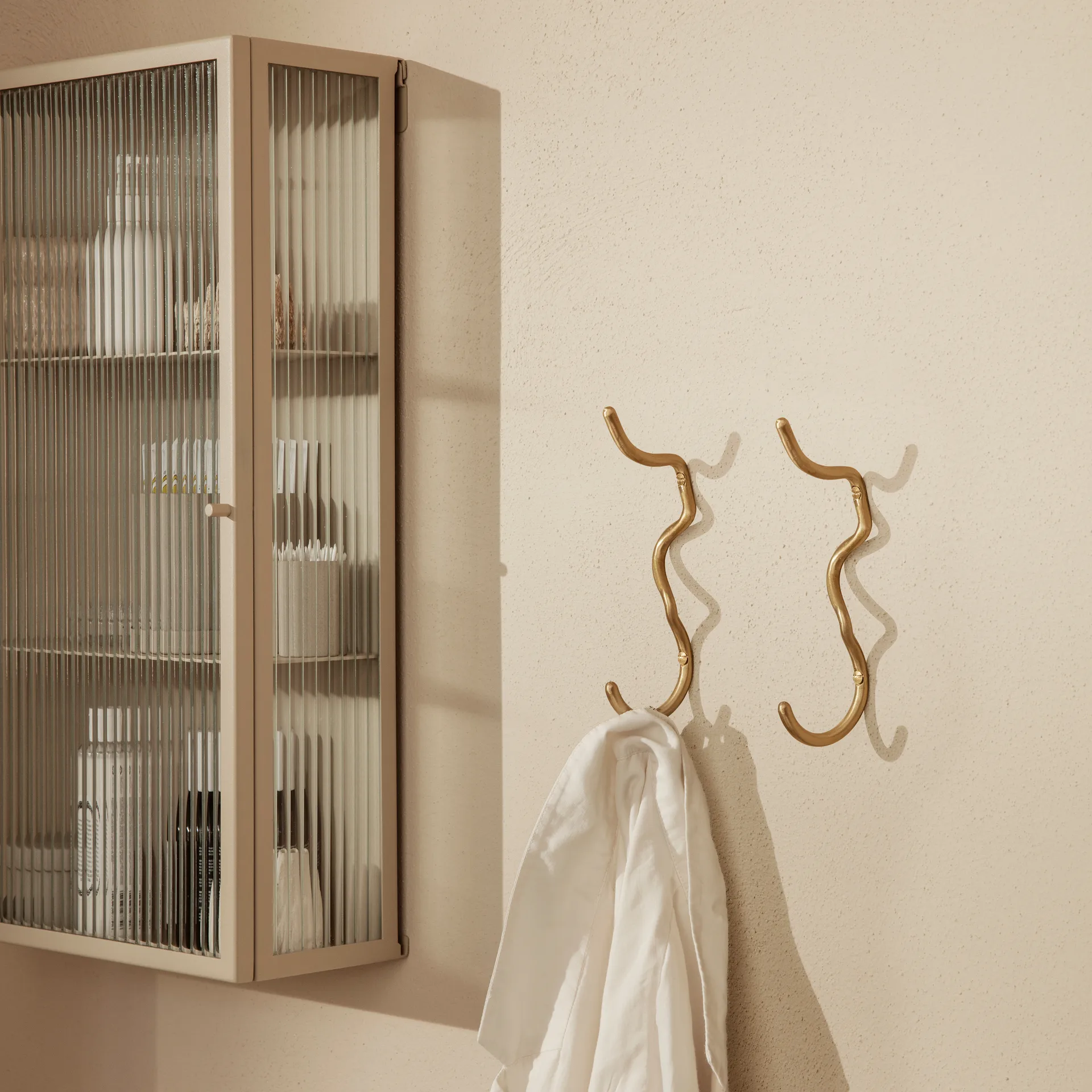 Curvature krog enkel, Messing Ferm Living