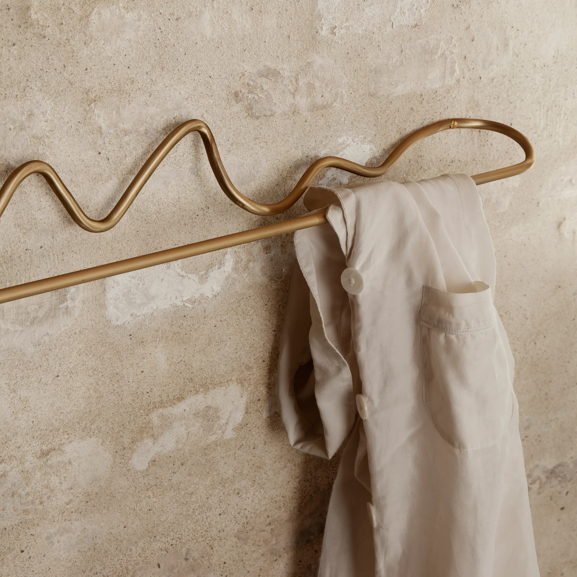 Curvature ophæng til viskestykke, Messing Ferm Living