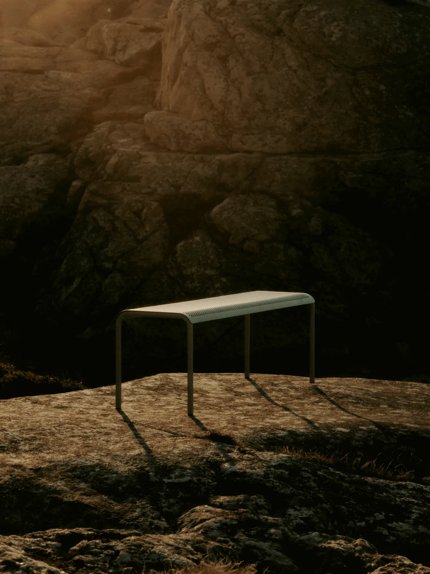 Dapple bænk 45x130x39,8 cm, Tea Green Ferm Living