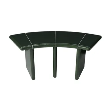 Deya curved siddebænk - Dark green, 110x40x45,5 cm - Ferm Living