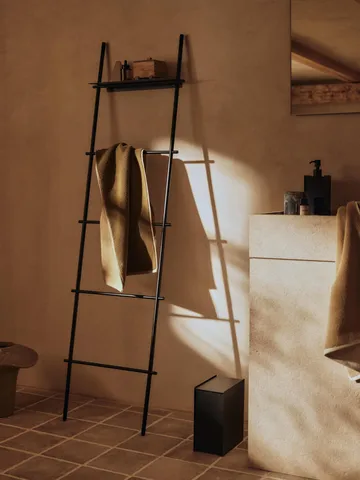 Dora håndklædestige - Black, 165 cm - Ferm Living