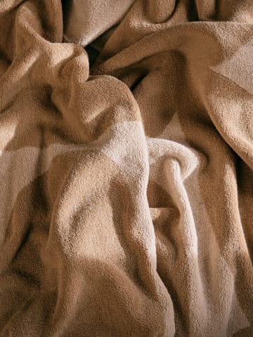 Ebb badehåndklæde 100x150 cm - Sand, off-white - Ferm Living