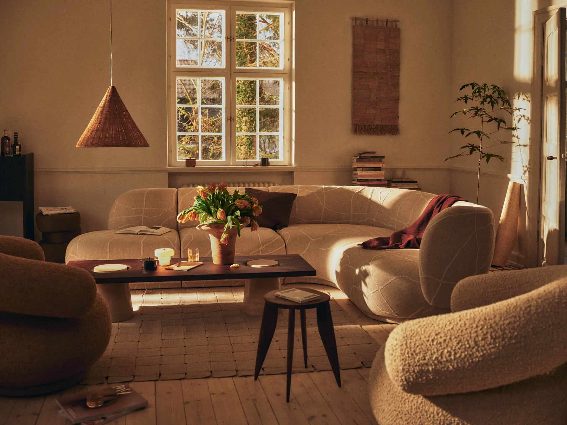 Feve sidebord, Valnød, 42x42x45 cm Ferm Living