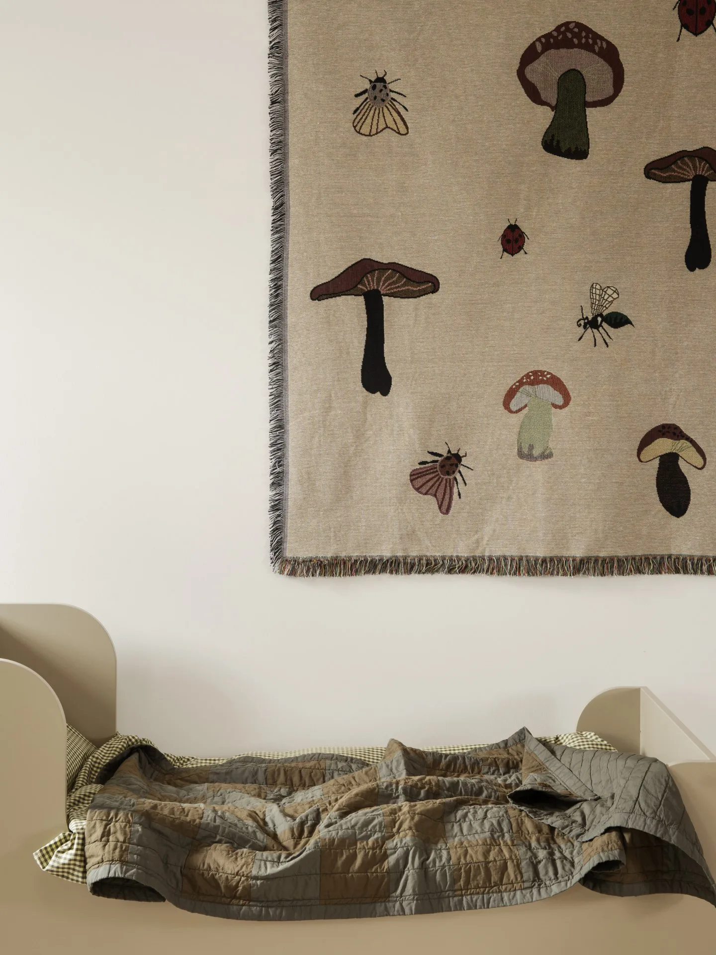Forest tapestry plaid 120x170 cm, Sand
​ Ferm Living