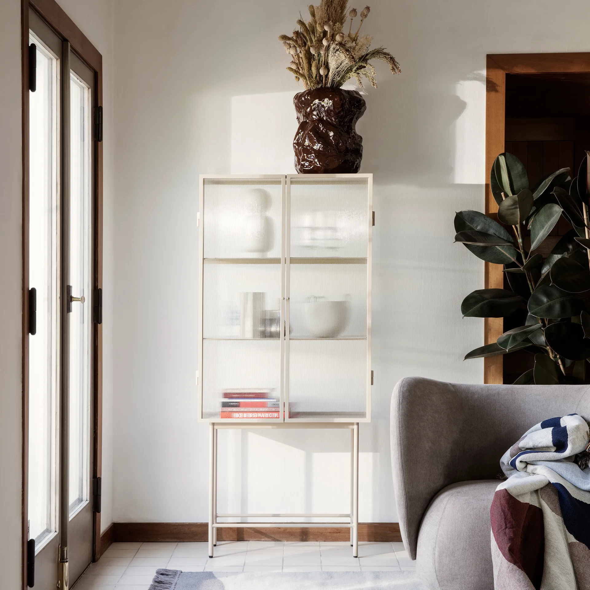 Haze vitrineskab, Cashmere Ferm Living