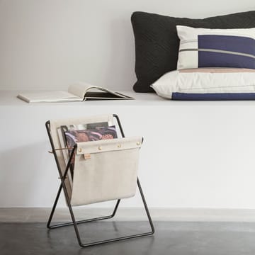 Herman avisholder - sort - Ferm Living