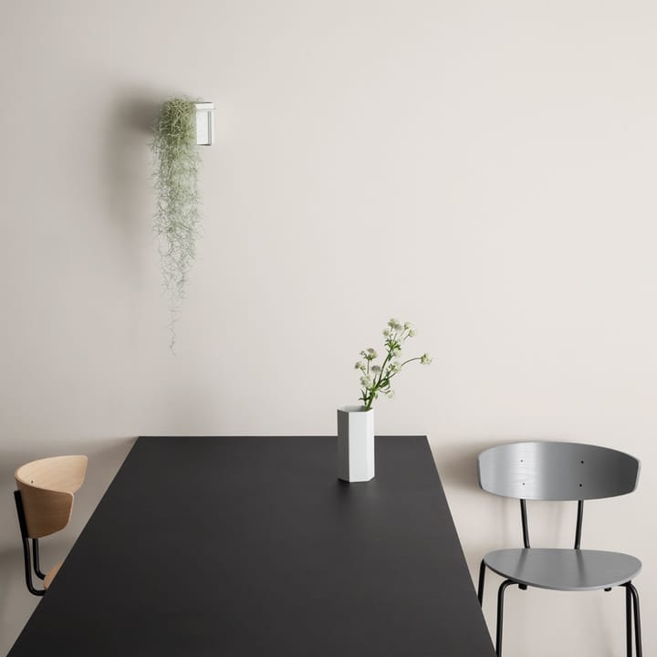 Herman stol, red brown, rødbrune ben i ask Ferm Living
