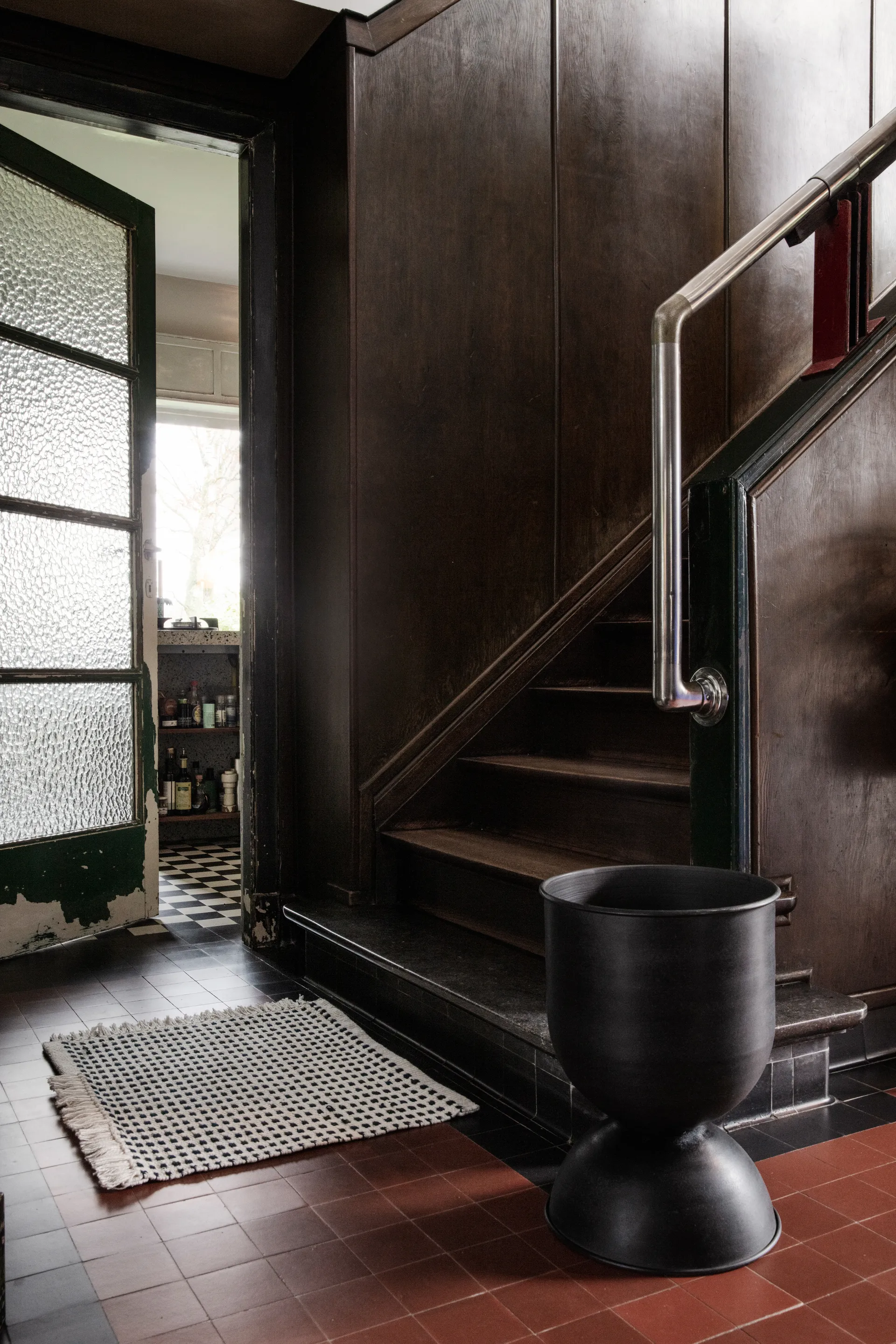 Hourglass krukke medium Ø40 cm, Sort-mørkegrå Ferm Living