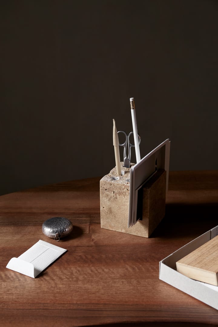 Klint kuglepenholder 9x9 cm, Beige travertin Ferm Living