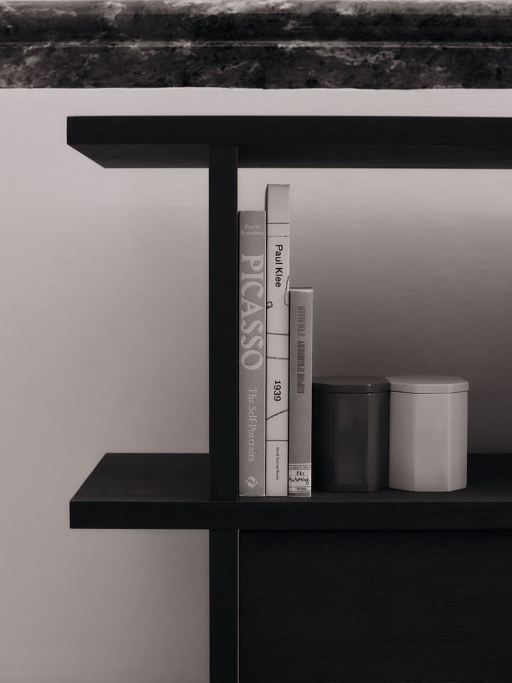 Kona bogreol skabindsats, Dark Stained Ferm Living