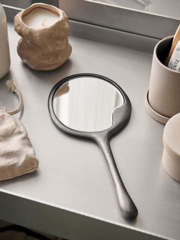 Lava håndspejl - Blackened Aluminium - Ferm Living