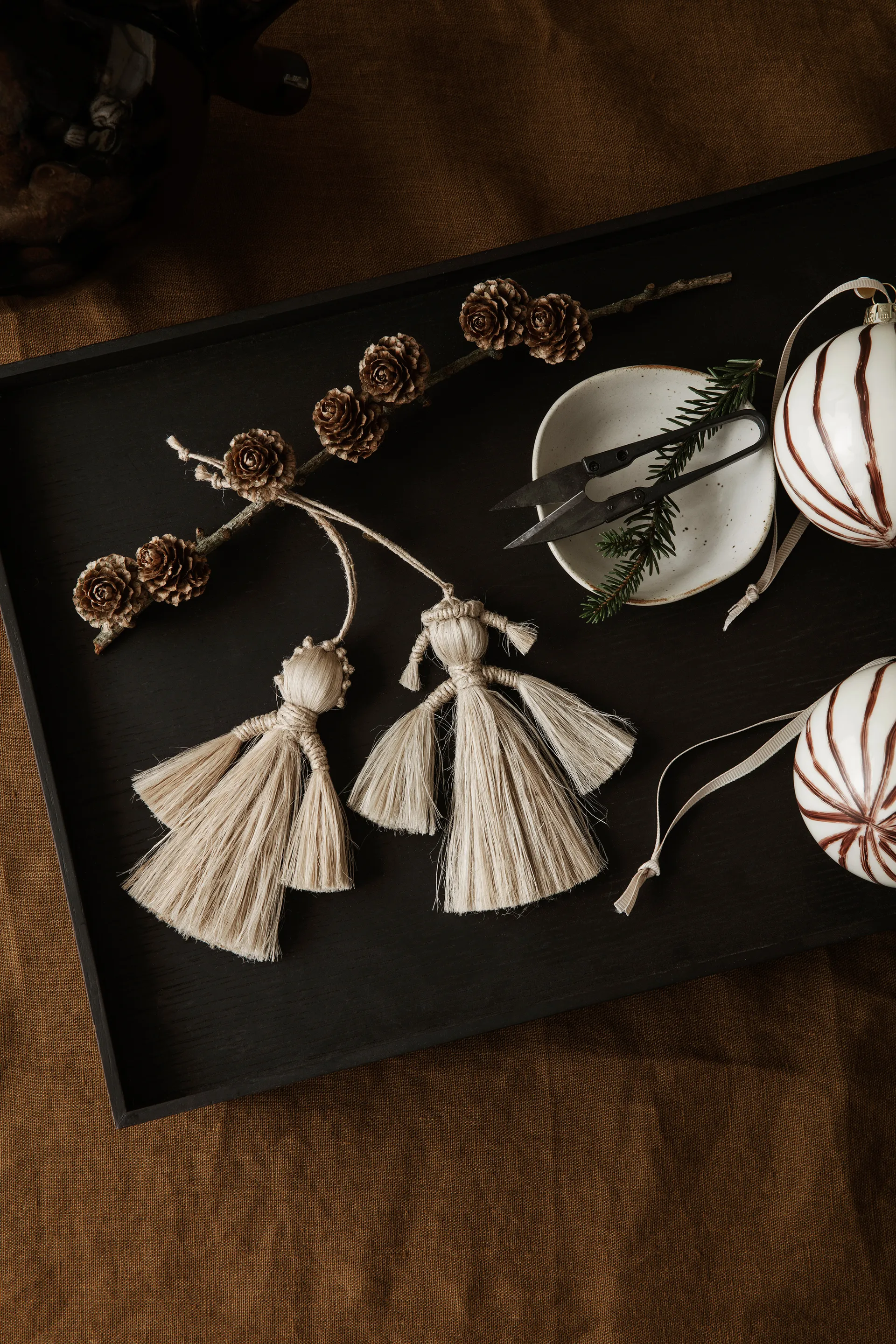 Lines julekugler Ø8 cm 4-pak, Rød/Brun Ferm Living