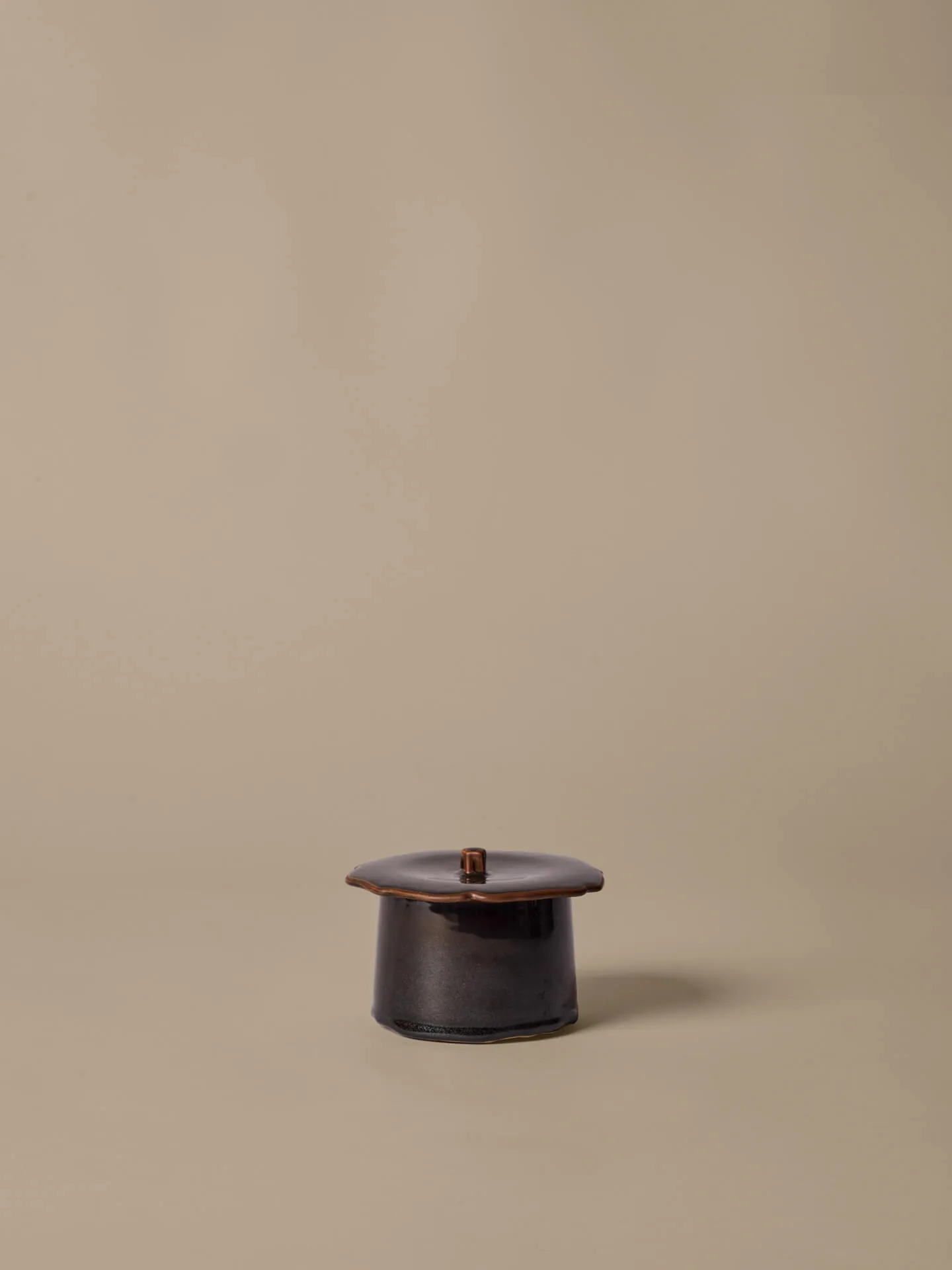 Marnen krukke med låg, Carob brown, Ø11x9 cm Ferm Living