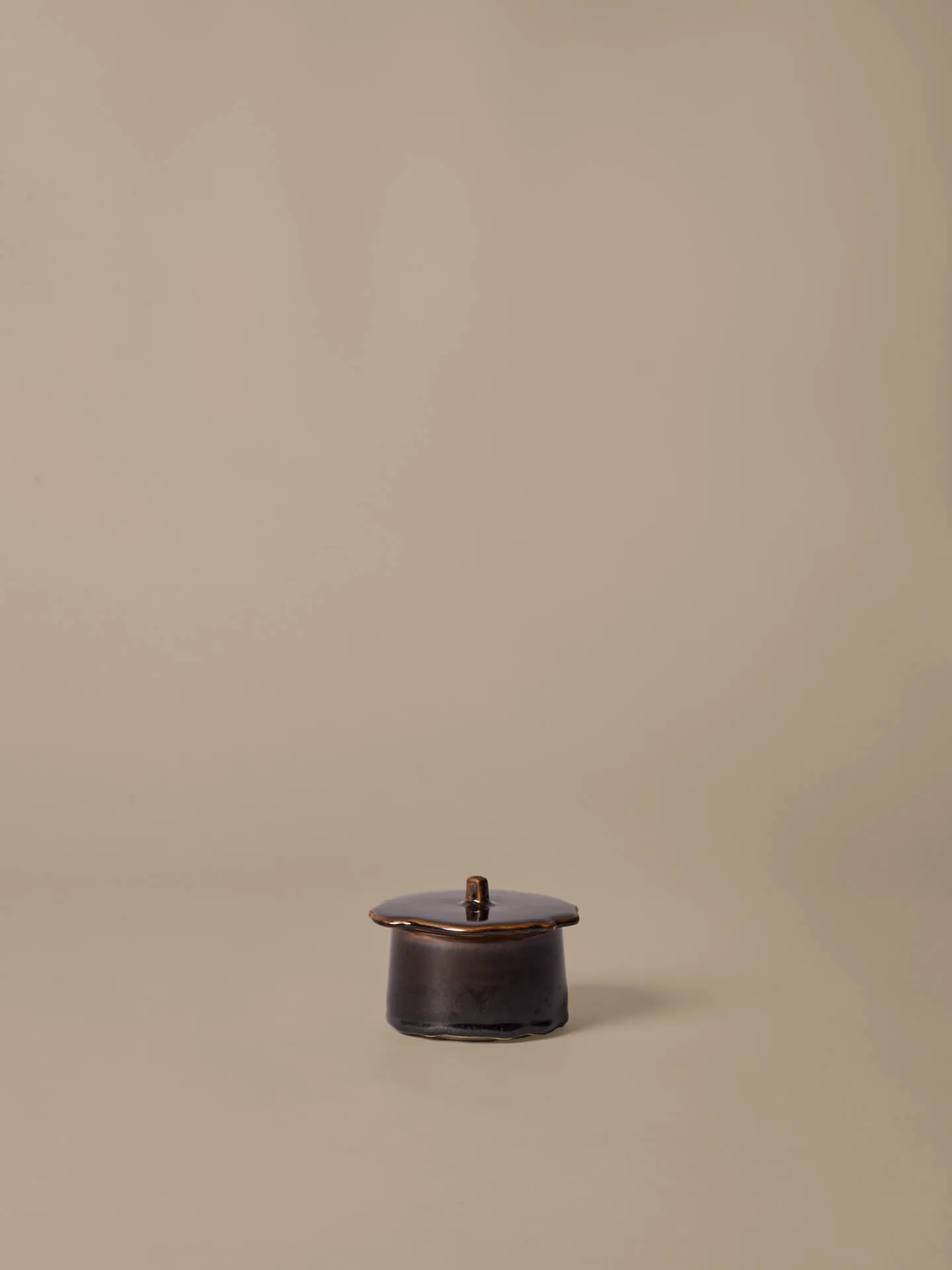 Marnen krukke med låg, Carob brown, Ø13×7 cm Ferm Living