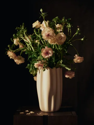 Nium vase - Off-white, 23 cm - Ferm Living