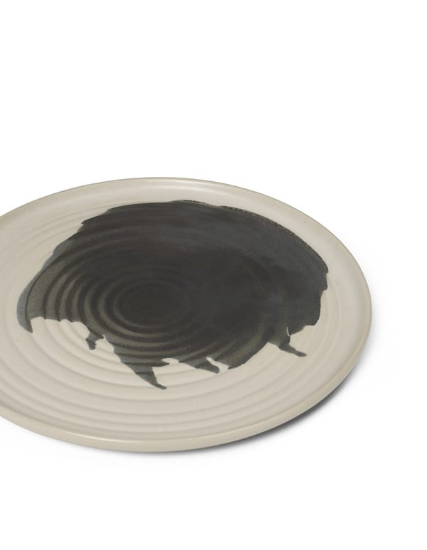 Omhu tallerken Ø26,5 cm - Offwhite/Charcoal - Ferm LIVING