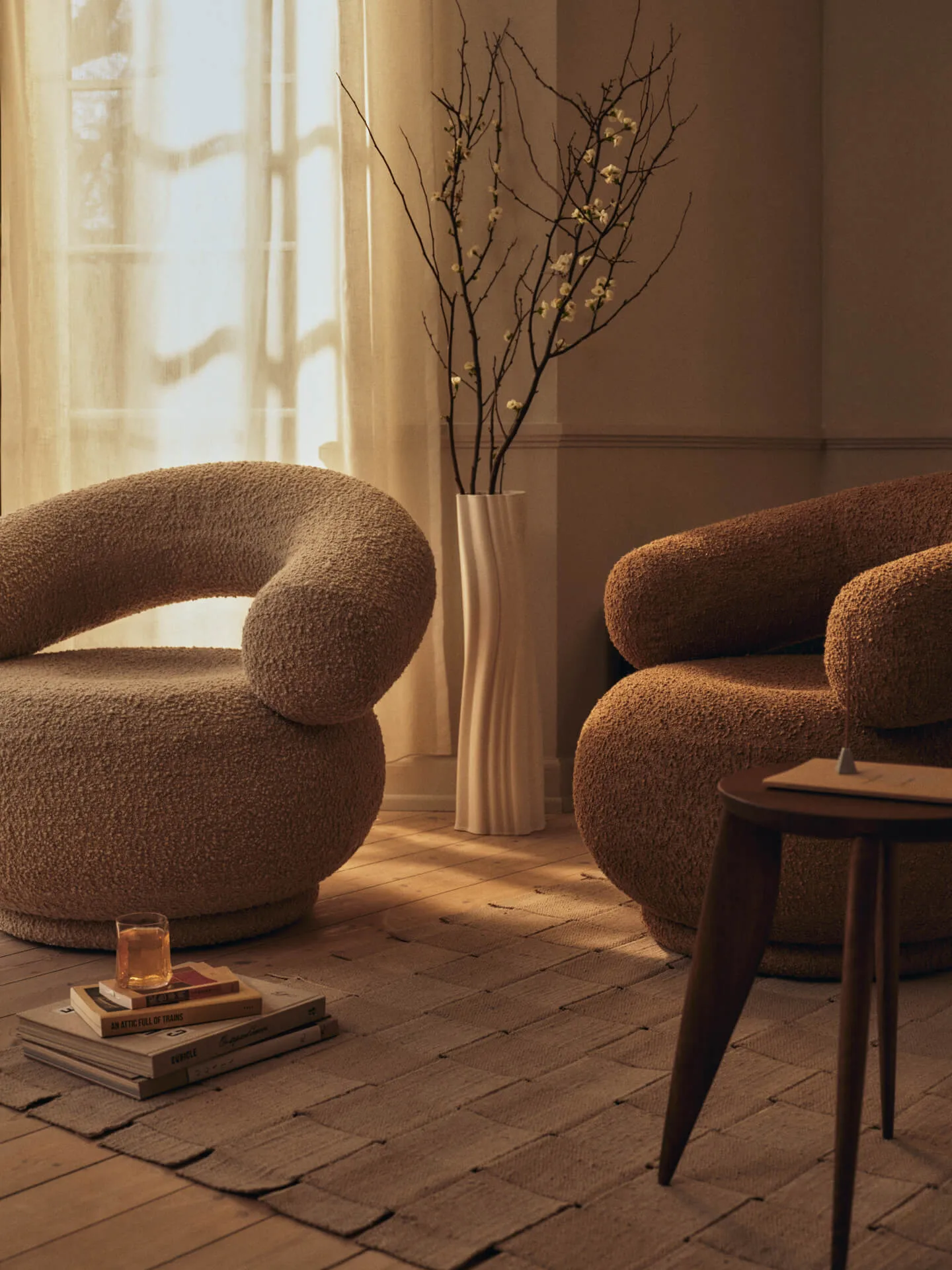 Orbo loungestol swivel, Raw bouclé - Tan Ferm Living