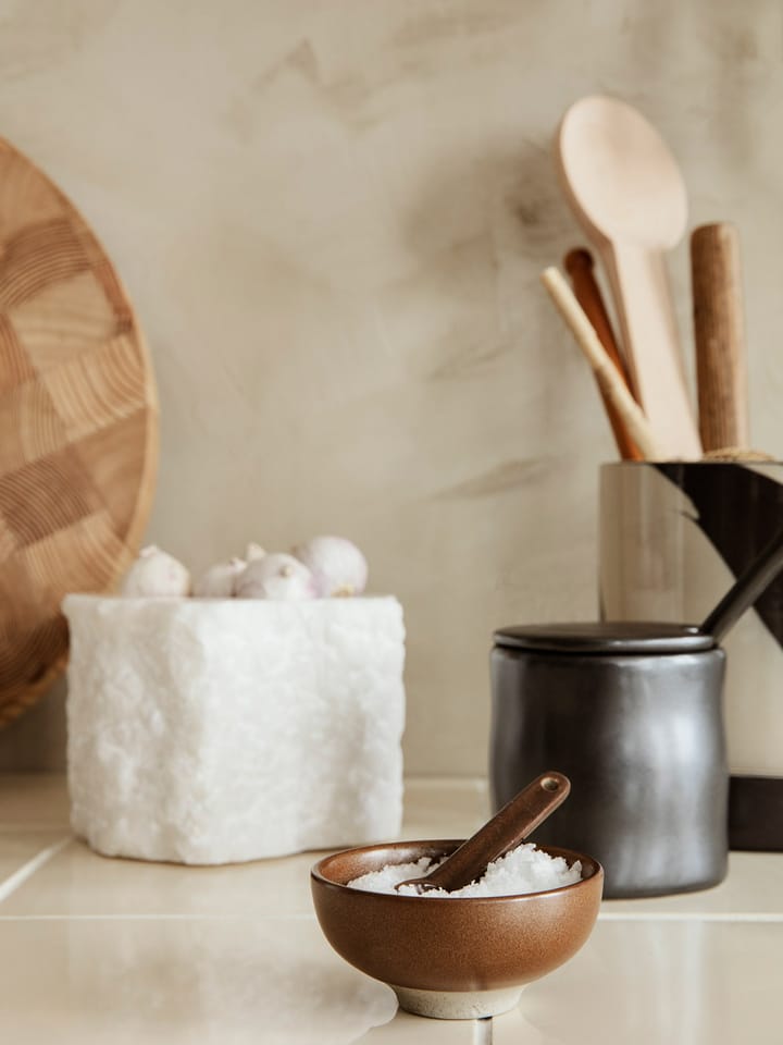 Petite saltskål med ske 2 dele - Chocolate
​ - ferm LIVING