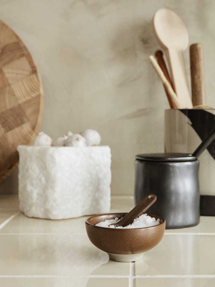 Petite saltskål med ske 2 dele, Chocolate
​ Ferm Living