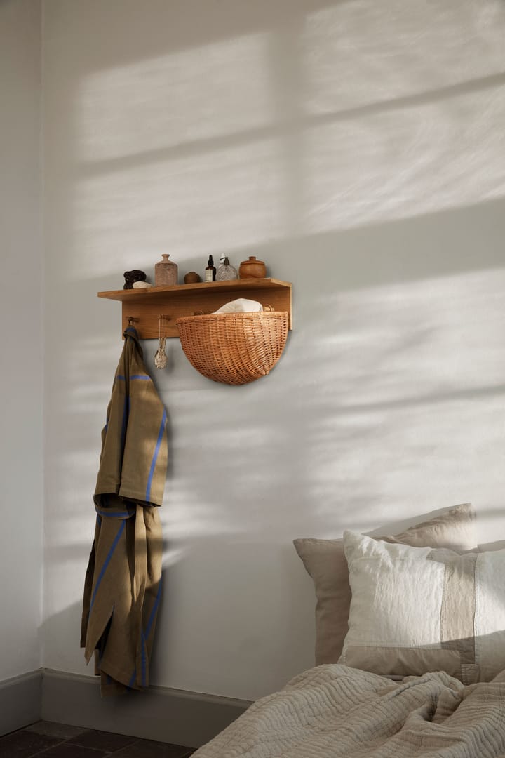 Place Rack knagerække hylde eg, Medium Ferm Living