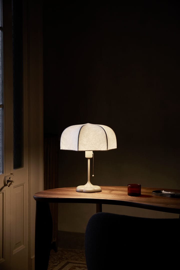 Poem bordlampe Ø30x42 cm, White/Cashmere Ferm Living
