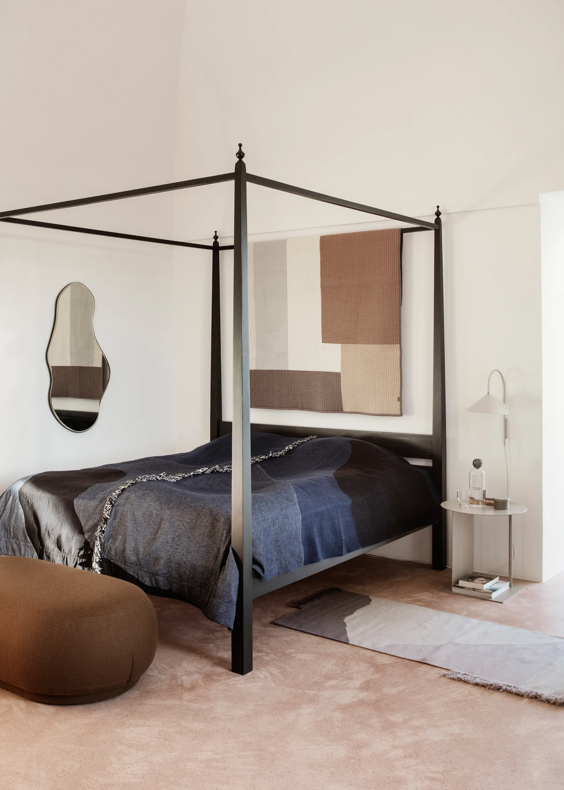 Pond spejl large, Dark Chrome Ferm Living