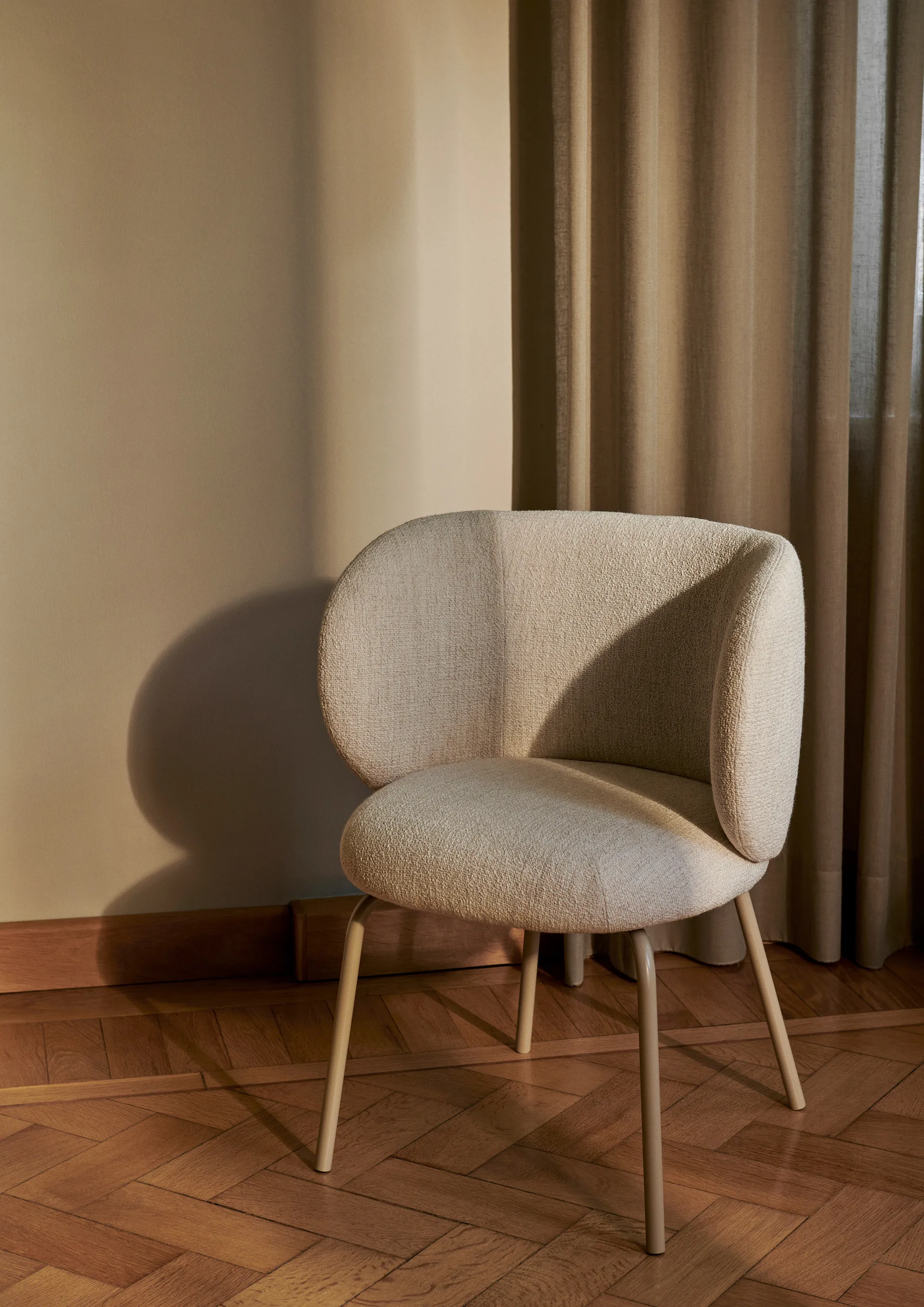 Rico dining chair bouclé, Offwhite/Cashmere Ferm Living