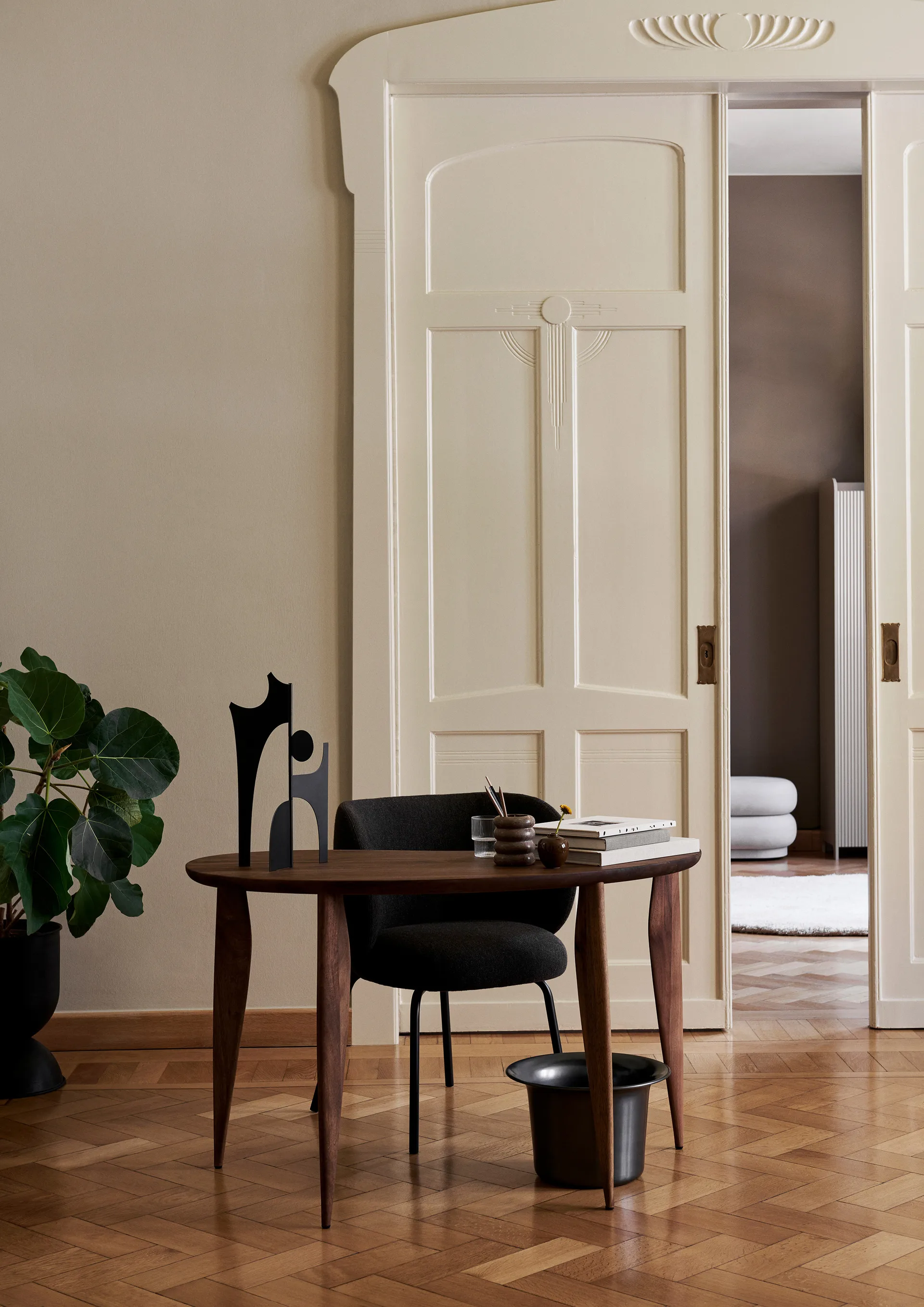 Rico dining chair hallingdal, Dark grey brown/Cashmere Ferm Living