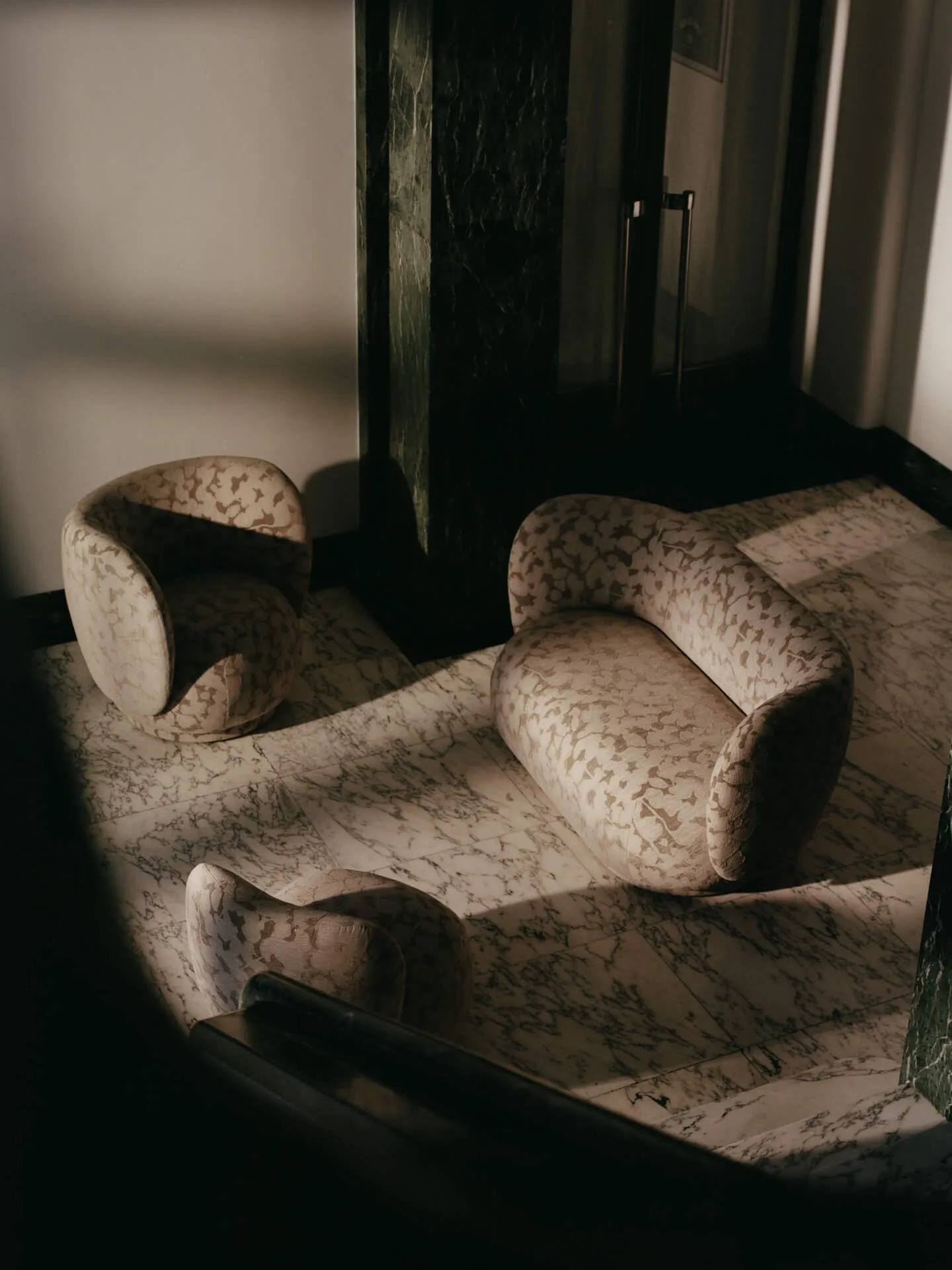 Rico lounge chair lænestol swivel, Cilla-Taupe Ferm Living