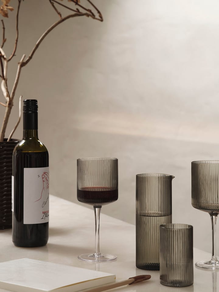 Ripple rødvinsglas 32,5 cl 2-pak, Smoked grey Ferm Living