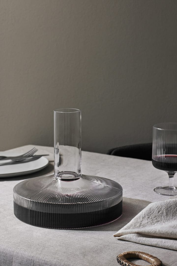 Ripple vinkaraffel, Smoked Grey Ferm Living