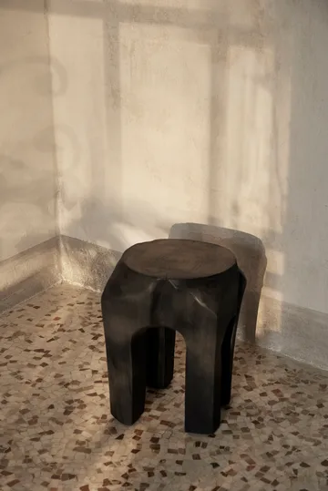 Root rund skammel Ø30x40 cm - Black stained - Ferm Living