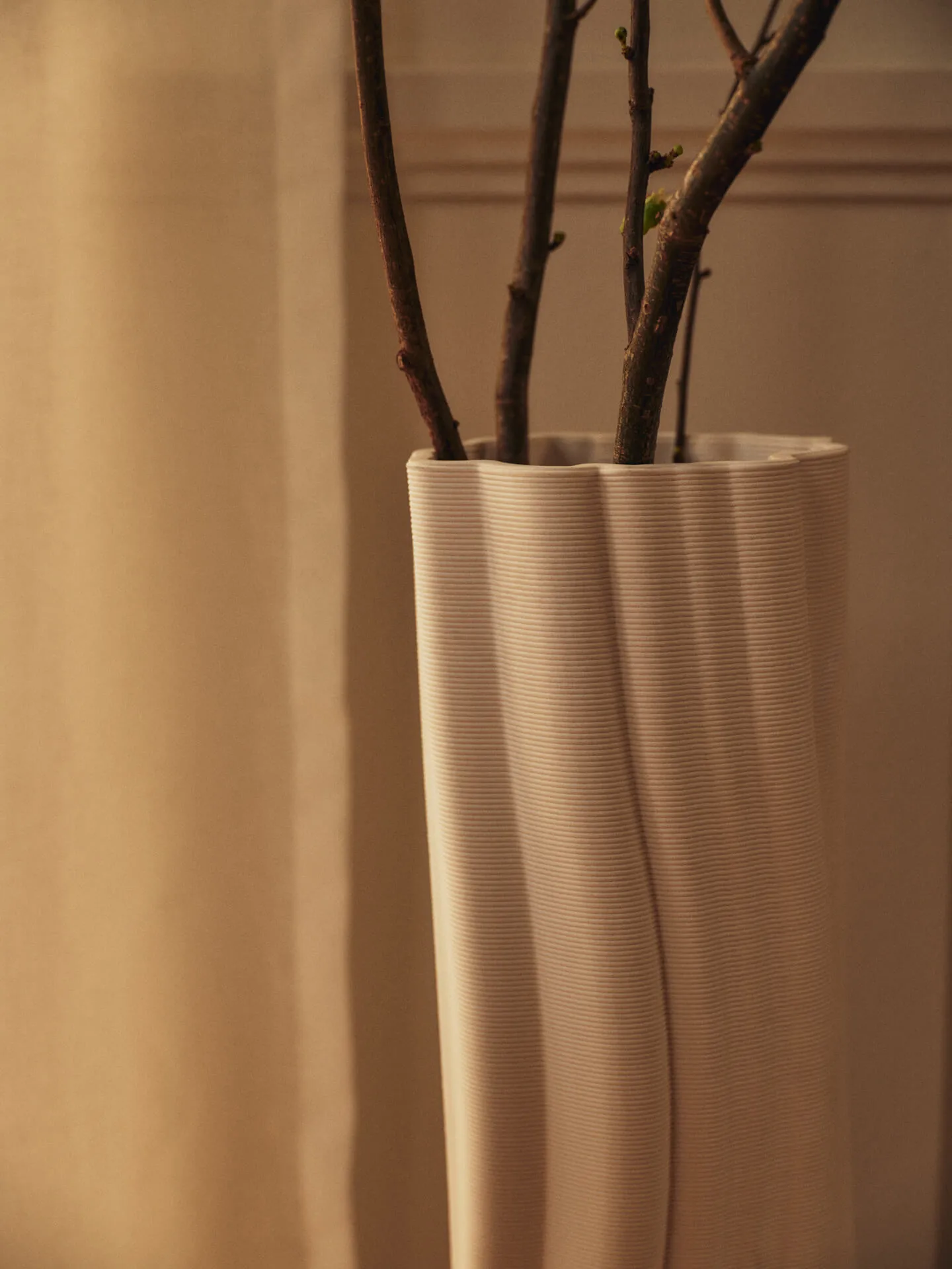 Rylith gulvvase, Off-white, 70 cm Ferm Living