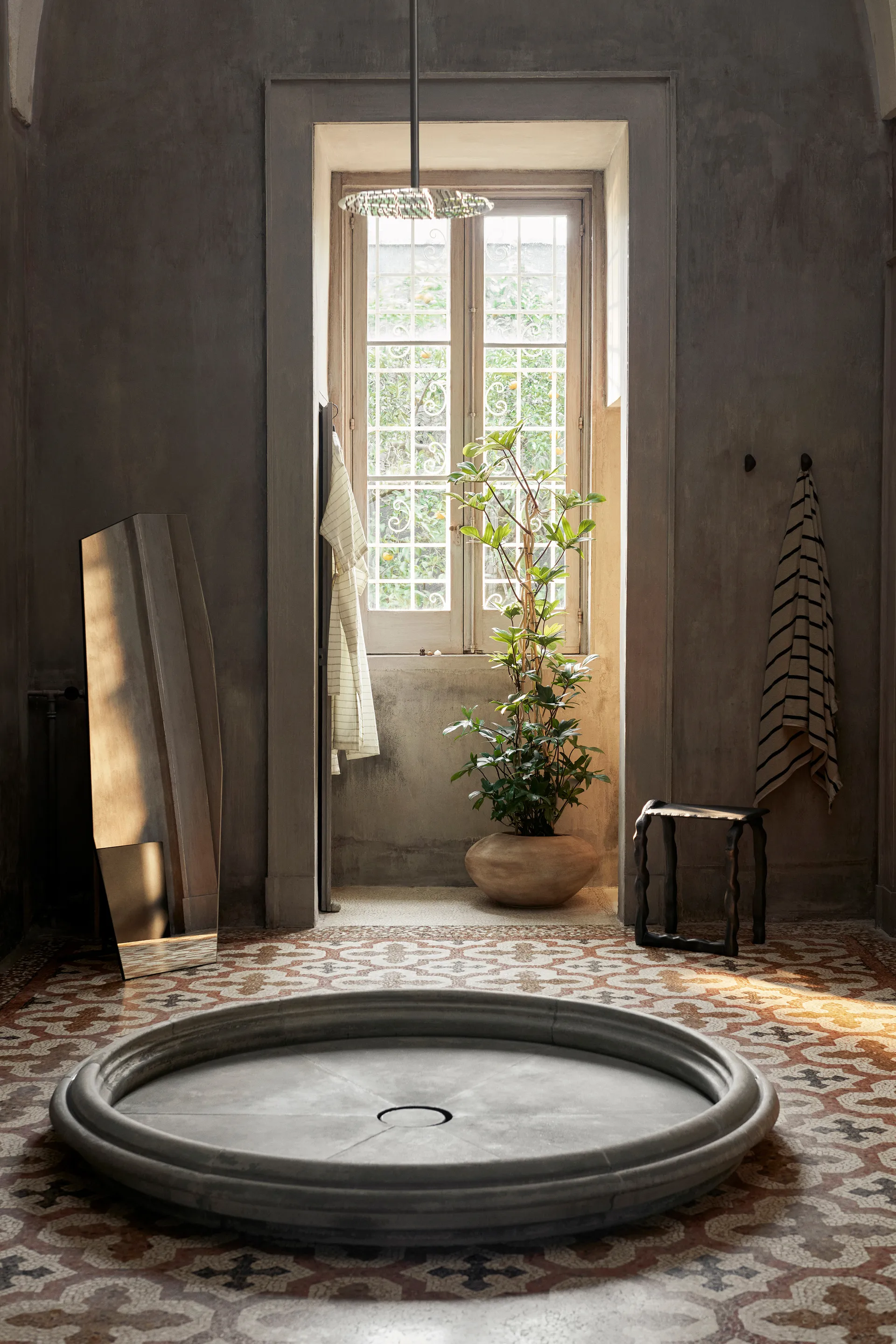 Shard gulvspejl 57,8x165 cm, Black Ferm Living