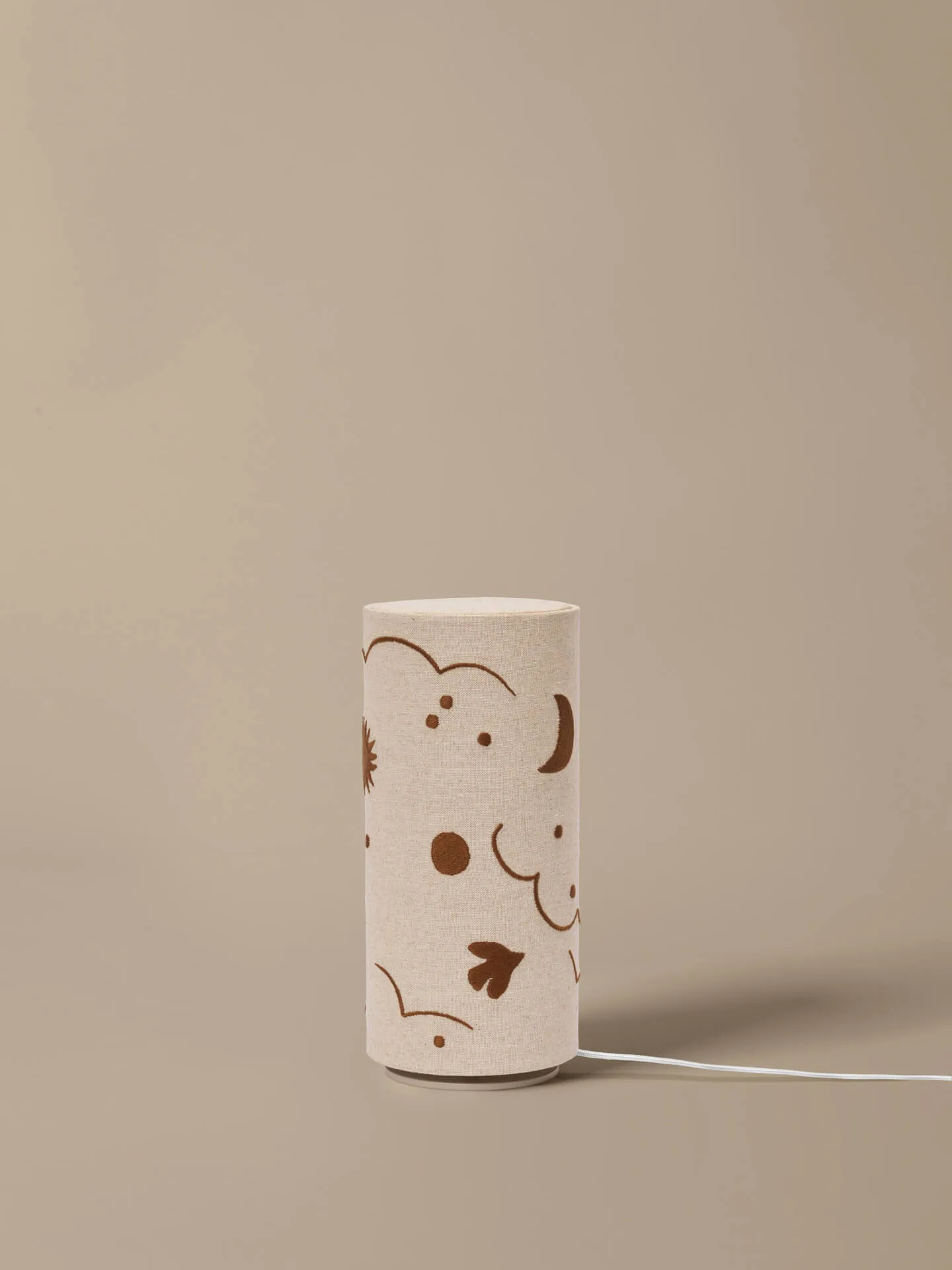 Skye bordlampe, Natural-bronze Ferm Living