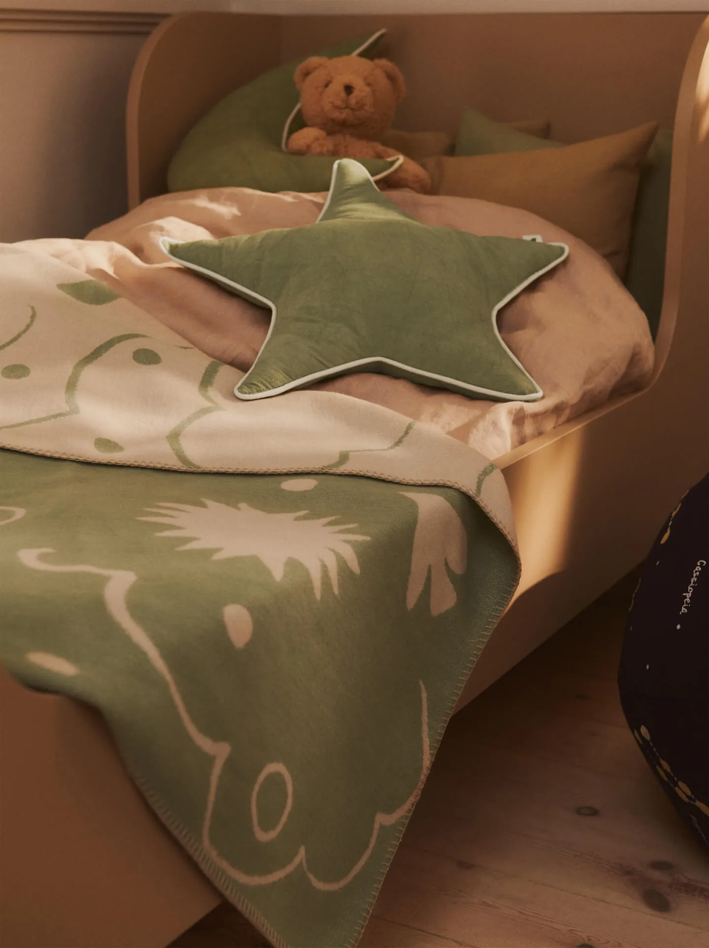 Skye plaid, Tea green-parchment, 80x120 cm Ferm Living