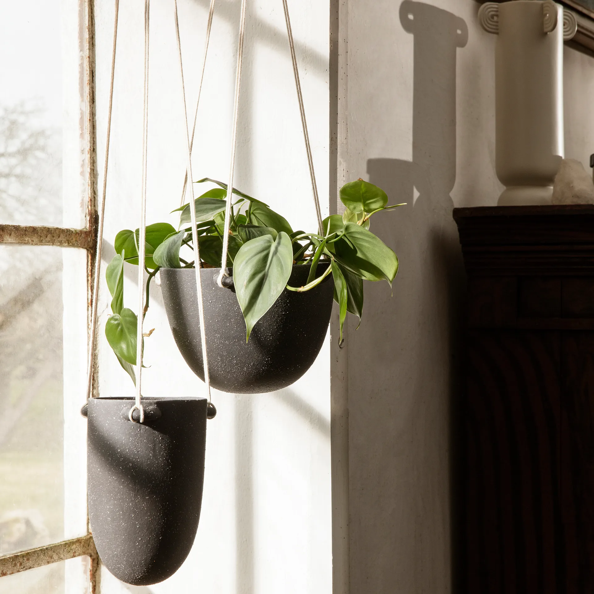 Speckle hængende krukke Ø20,5 cm, Dark grey Ferm Living