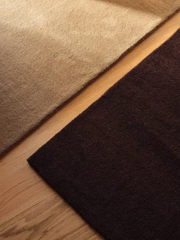 Stille tuftet tæppe - Dark pecan, 80x200 cm - Ferm Living
