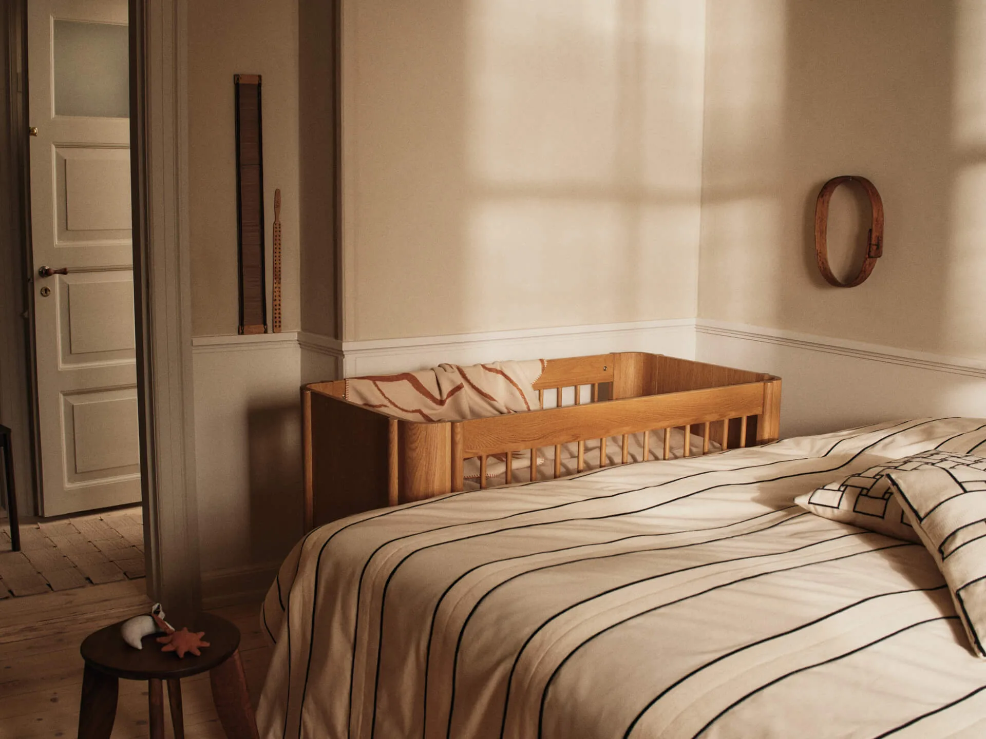 Tilu tremmeseng, Natural oak, 129x68,5x80 cm Ferm Living