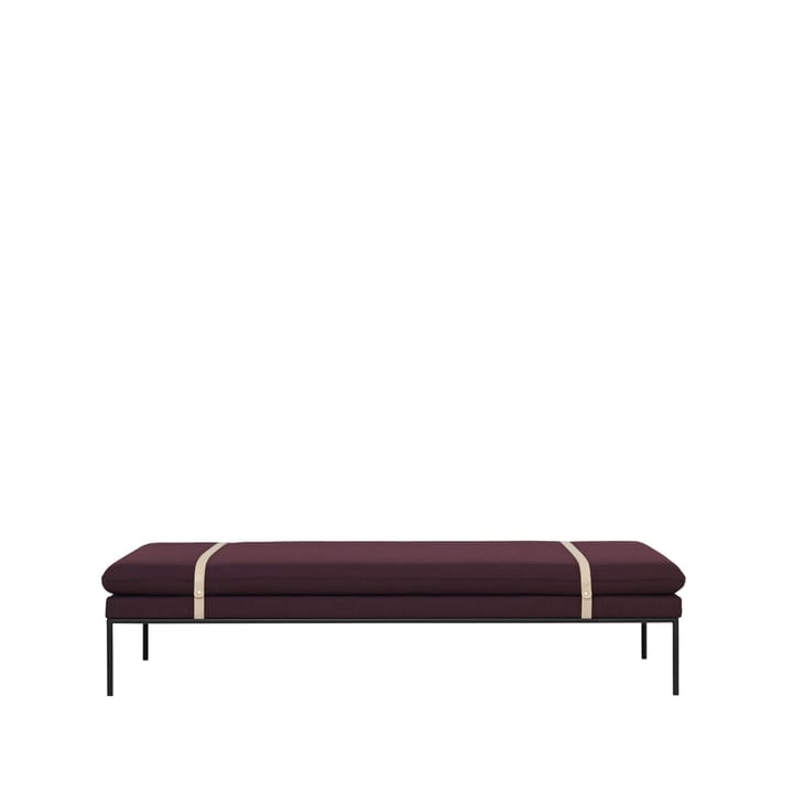 Turn daybed - stof Fiord by kvadrat bordeaux, sort stel - Ferm Living