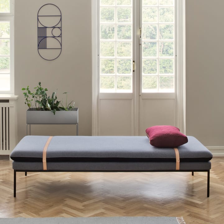 Turn daybed, stof Fiord by kvadrat dark blue, sort stel Ferm Living