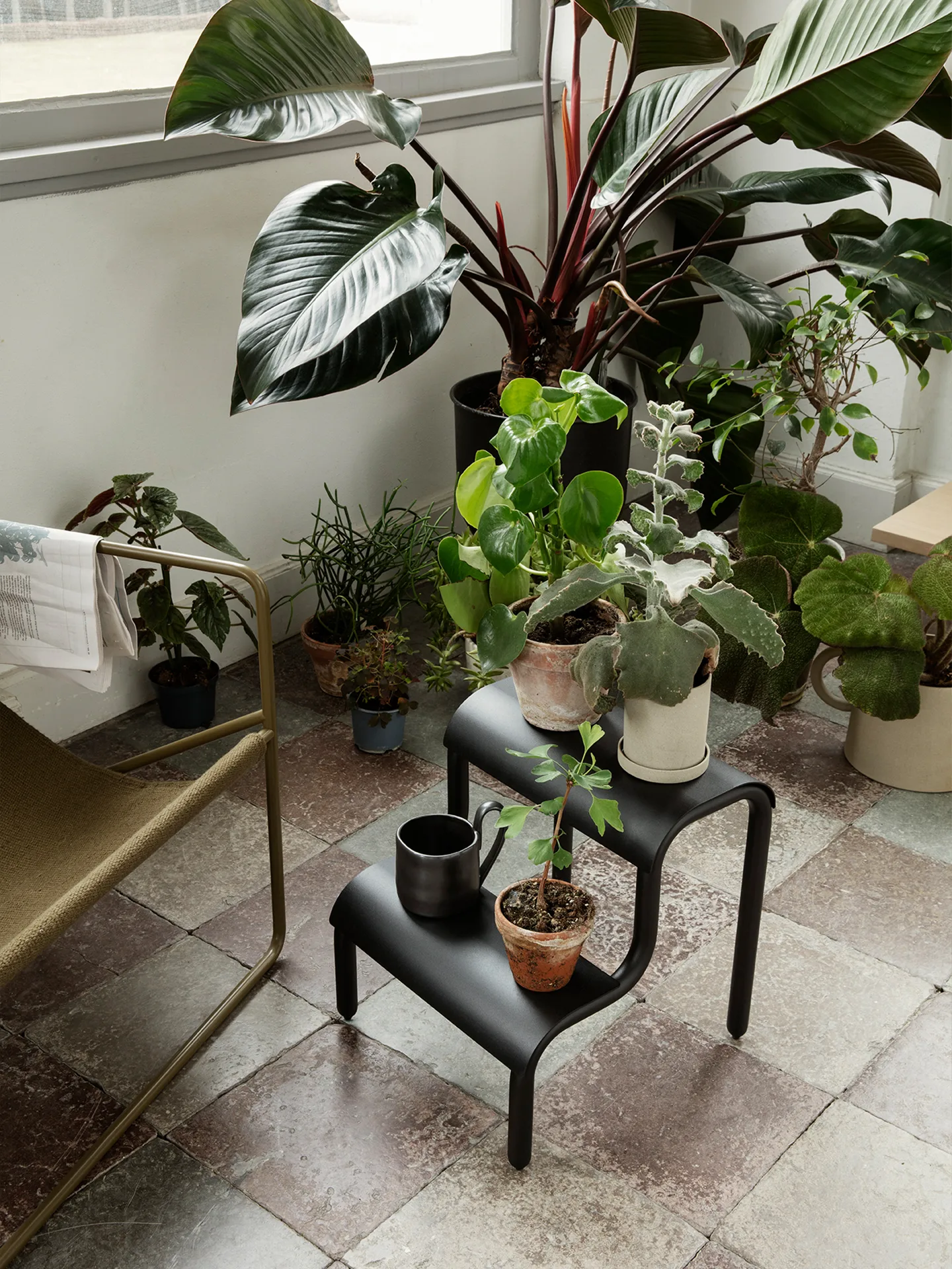 Up taburet med trin, Black
​ Ferm Living